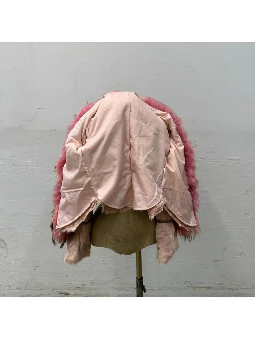 Vintage Y2K Pink Calfskin & Tulle-Trimmed Raccoon Jacket - Picture 8 of 8